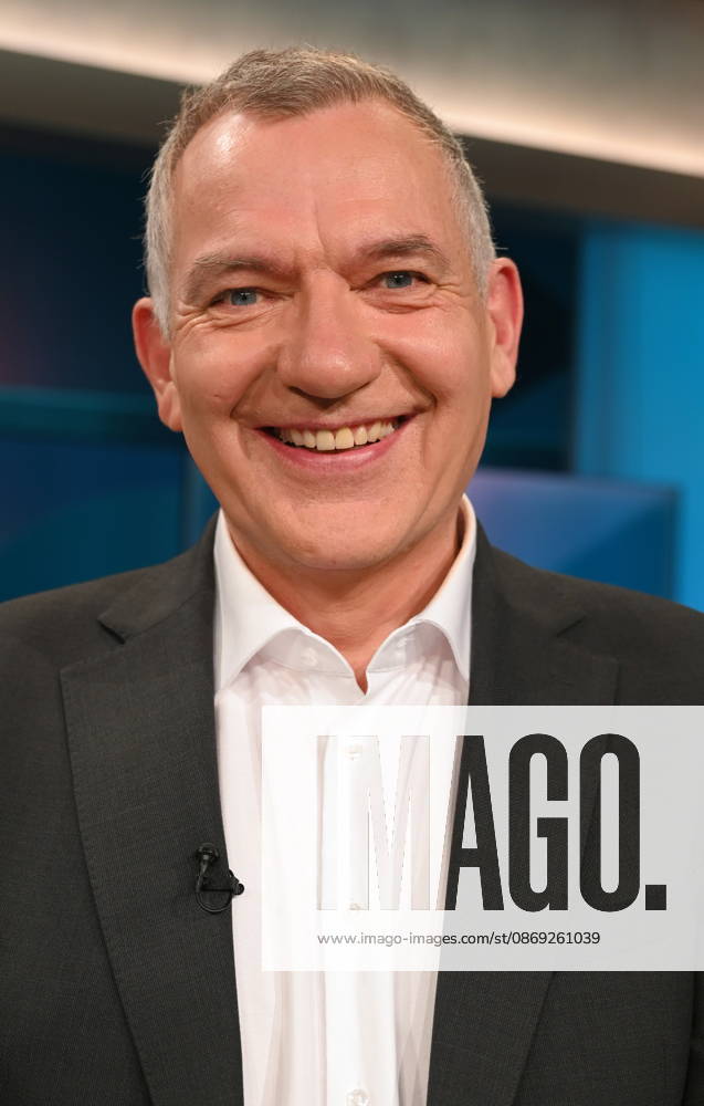 Politiker Jan van Aken, DIE LINKE, Bundestagsabgeordneter, Parteivorsitzender 2024-2026 : zu Gast in der ARD Talkshow Hart aber Fair mit dem Thema Starke Ränder, schwache Mitte: Bleibt das jetzt so?