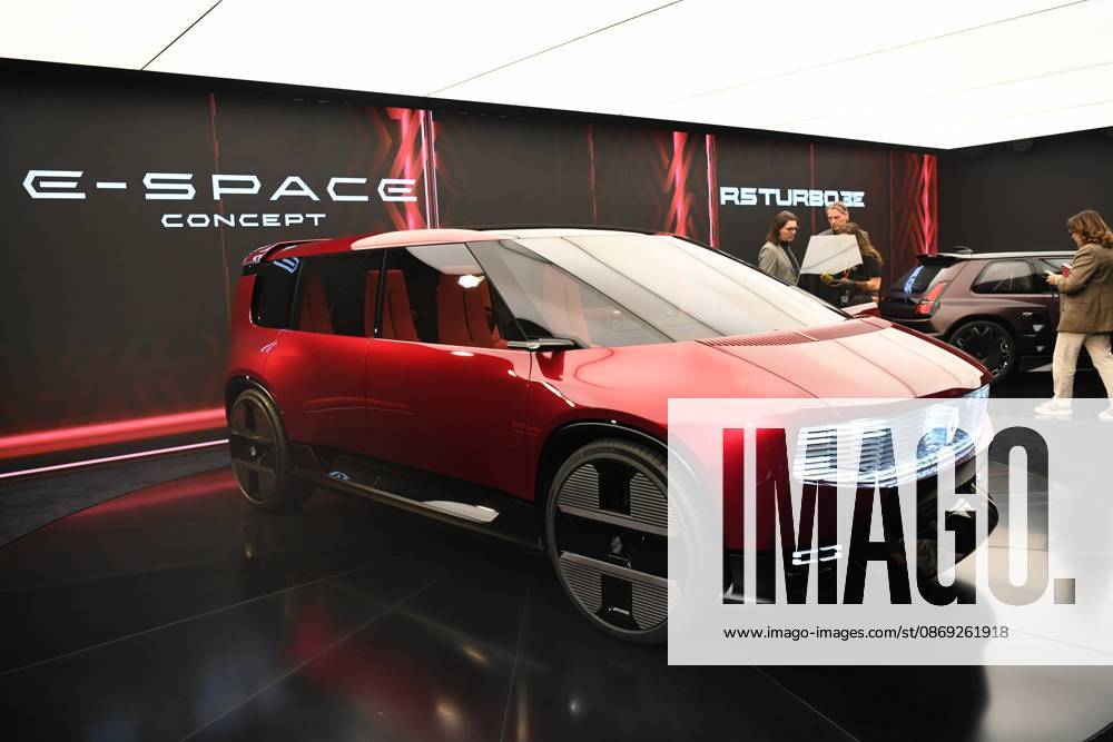 Renault unveils its new E-Space concept car during the 2026 Paris Motor Show on October 12, 2026 in Paris, France. The Paris Motor Show, one of the world s largest auto exhibitions, opened its doors to showcase the latest innovations from global automakers.