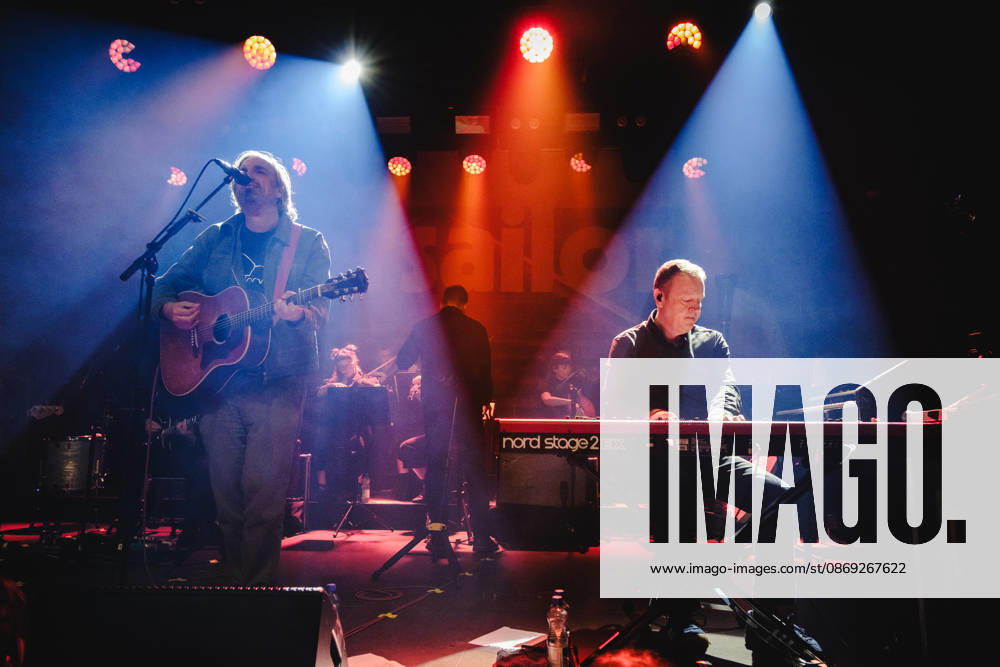 Starsailor live in Bern, Switzerland Bern, Switzerland. 12th, October 2026. The English band Starsailor performs a live concert at Bierhubeli in Bern. Here vocalist and musician James Walsh is seen live on stage with musician Barry Westhead. Switzerland, Bern, Bierhübeli