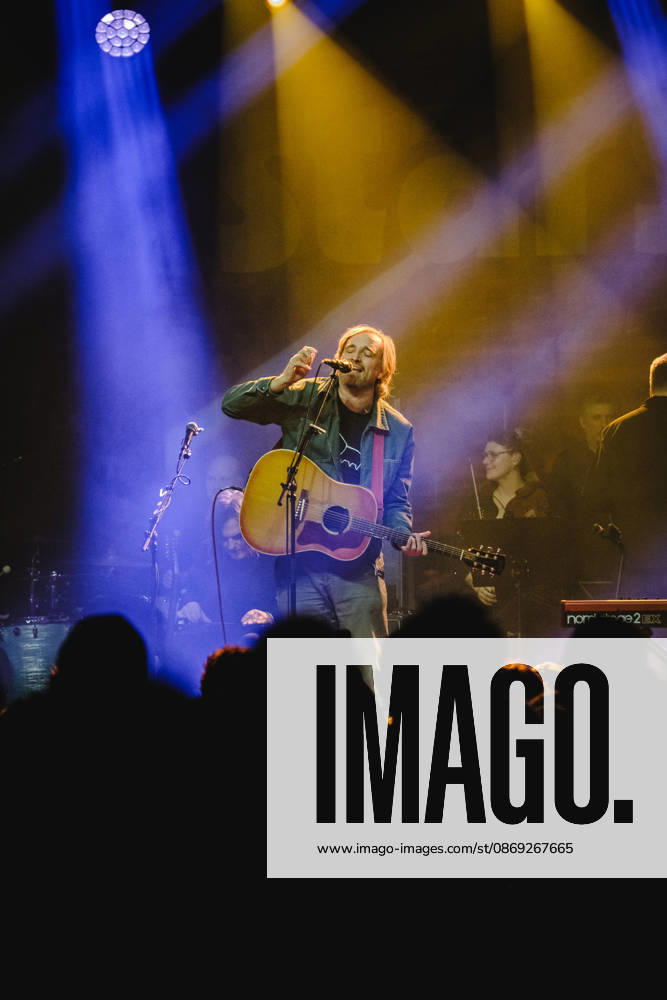 Starsailor live in Bern, Switzerland Bern, Switzerland. 12th, October 2026. The English band Starsailor performs a live concert at Bierhubeli in Bern. Here vocalist and musician James Walsh is seen live on stage. Switzerland, Bern, Bierhübeli