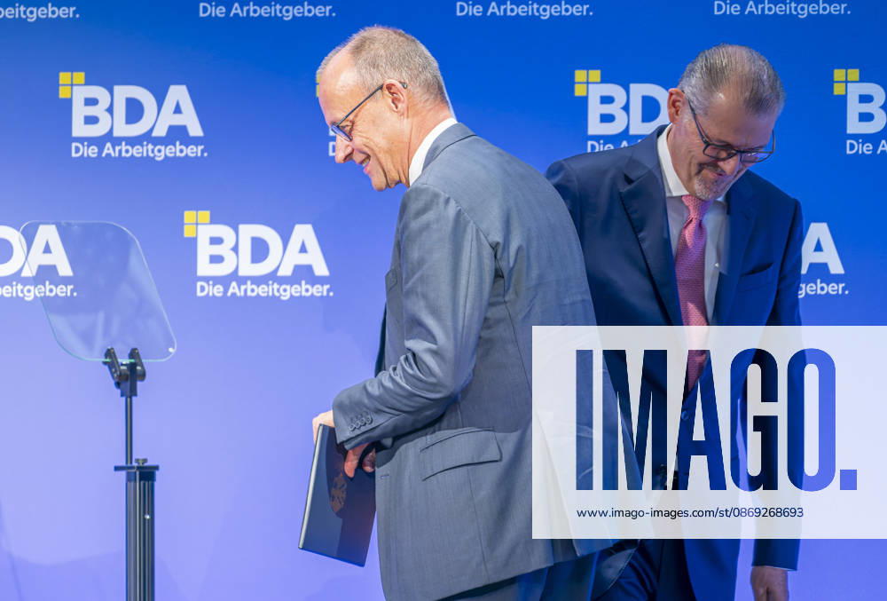 Friedrich Merz besucht Arbeitgebertag 2026 EUR, Deutschland, Berlin, 13.10.2026: Bundeskanzler Friedrich Merz (CDU) hält eine Keynote auf dem Arbeitgebertag 2026 der Bundesvereinigung der Deutschen Arbeitgeberverbände.