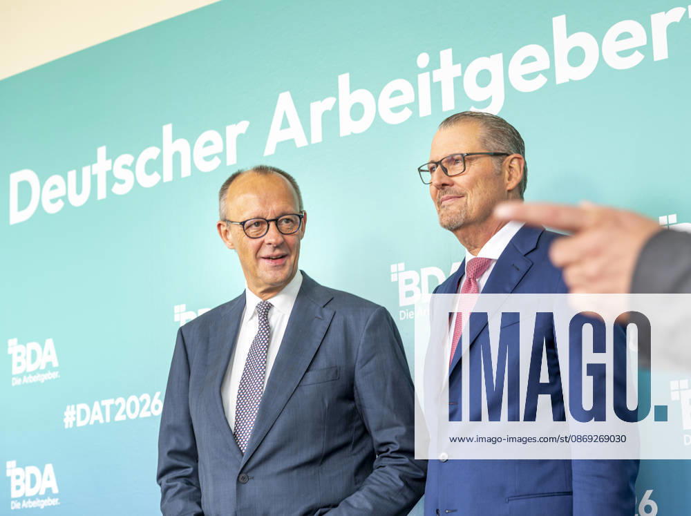 Friedrich Merz besucht Arbeitgebertag 2026 EUR, Deutschland, Berlin, 13.10.2026: Bundeskanzler Friedrich Merz (CDU) und Arbeitgeberpräsident Rainer Dulger auf dem Arbeitgebertag 2026 der Bundesvereinigung der Deutschen Arbeitgeberverbände.