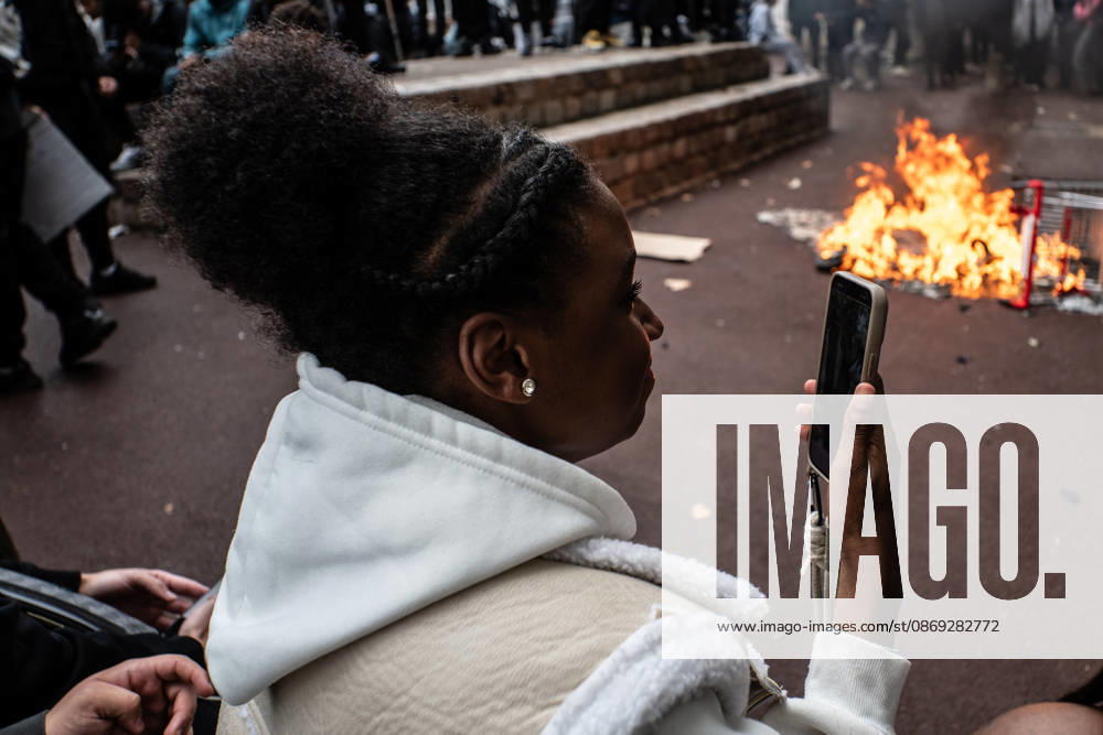 Paul-o°luard High School in Saint-Denis is at the center of the news as part of the fifth round of national student protests...The renowned Swedish environmental activist Greta Thunberg visited Paul-o°luard High School in Saint-Denis this morning to offer her direct support to the protesting students. She denounced police violence against the young demonstrators. - ZUMAs287 20261013_zip_s287_015