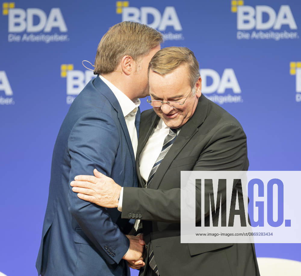 Boris Pistorius besucht Arbeitgebertag 2026 EUR, Deutschland, Berlin, 13.10.2026: Boris Pistorius (SPD) Bundesminister der Verteidigung im Interview und Panel auf dem Arbeitgebertag 2026 der Bundesvereinigung der Deutschen Arbeitgeberverbände.