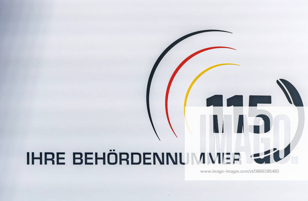 Berlin, 13.10.2026: Das Logo der Behördennummer 115 an einem Messestand auf der Smart Country Convention. Unter der bundesweit einheitlichen Rufnummer 115 erhalten Bürger Auskünfte zu Leistungen von Kommunen, Ländern und Bund, etwa zu Personalausweis, Kfz-Zulassung oder Wohngeld. Die Smart Country Convention (SCCON) ist die Kongressmesse für die Digitalisierung des öffentlichen Sektors und wird vom Digitalverband Bitkom gemeinsam mit der Messe Berlin veranstaltet. Vom 13. bis 15. Oktober 2026 treffen sich auf dem Berliner Messegelände Vertreter aus Bund, Ländern und Kommunen mit Unternehmen der Digitalwirtschaft, um über digitale Verwaltung, Smart City und digitale Souveränität zu diskutieren. Behördennummer 115 auf der SCCON **