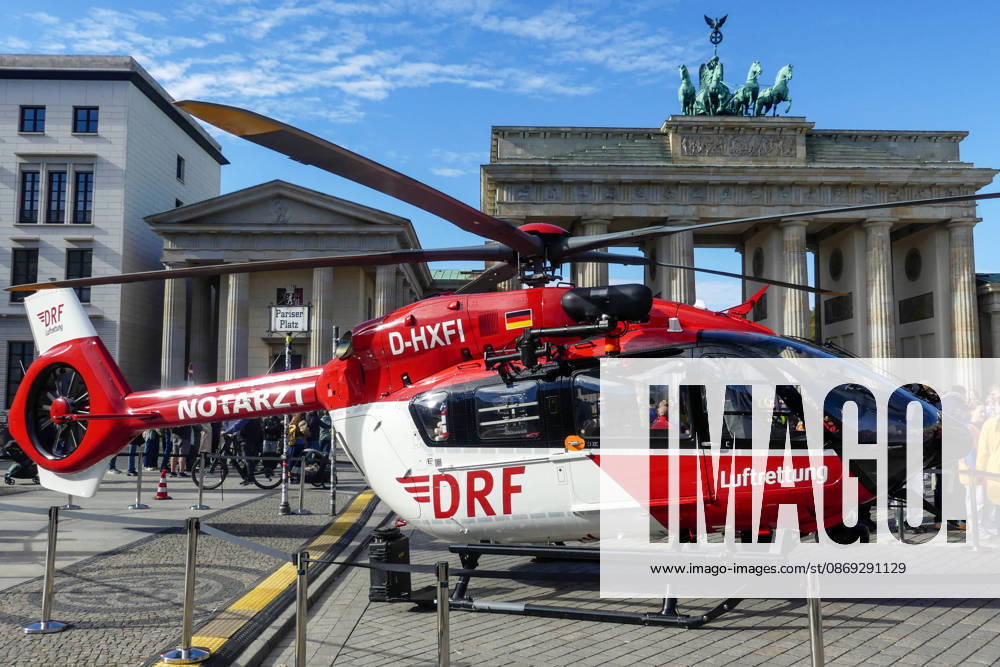 Hubschrauber berlin 7aIMG: 0576886 FüllerBerlin, Berlin, Deutschland