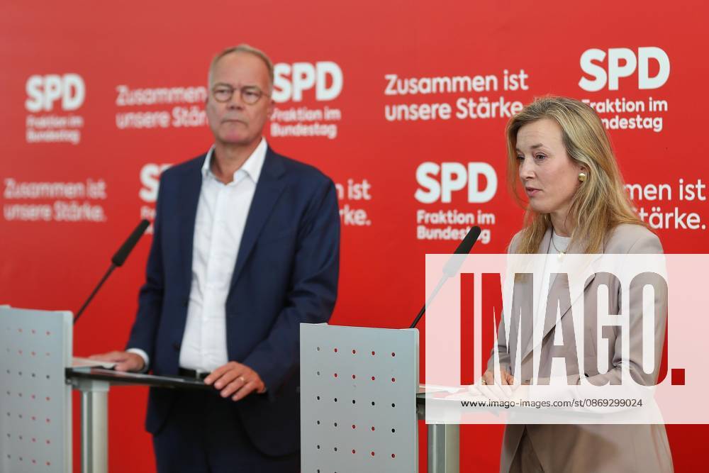 Berlin, Deutschland, 13.10.2026: Deutscher Bundestag: SPD-Fraktionssitzung: Matthias Miersch und Siemtje Möller, beide SPD, geben ein Pressestatement