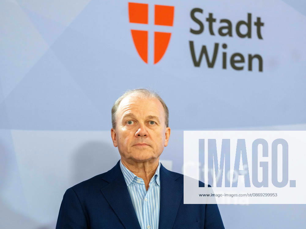 2026-10-13-Pressegespräch-des-Bürgermeisters Vorstand Gerhard Ströck (WE&ME Stiftung) am 13. Oktober 2026 beim Pressegespräch zum Thema ME CFS und postakute Infektionssyndrome - Forschung und Versorgung im Rathaus in Wien, Wien, Österreich.