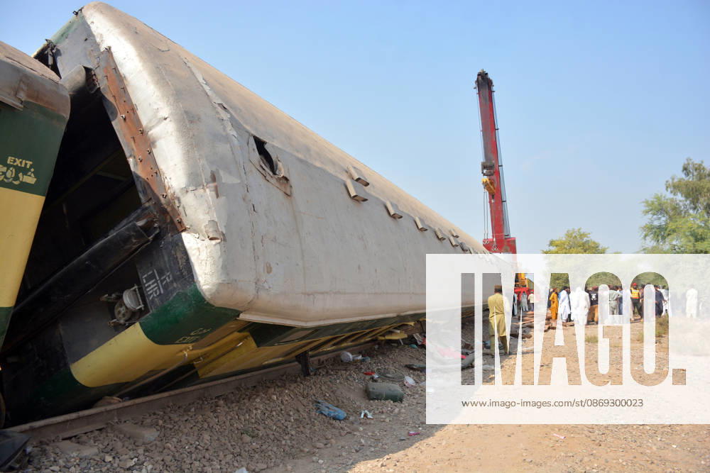 7 killed, 40 injured as passenger train derails in Pakistan MULTAN, PAKISTAN - OCTOBER 13: Rescue workers search for victims following the derailment of the Rehman Baba Express passenger train on the outskirts of Multan, Pakistan, on October 13, 2026. At least seven people were killed and 40 others injured when a passenger train derailed in Pakistan s eastern Punjab province early Tuesday, local media reported. Muhammad Reza Anadolu Multan Pakistan. Editorial use only. Please get in touch for any other usage.