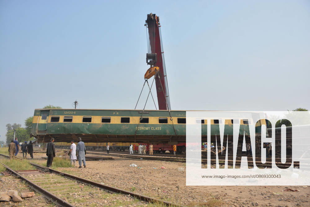 7 killed, 40 injured as passenger train derails in Pakistan MULTAN, PAKISTAN - OCTOBER 13: Rescue workers search for victims following the derailment of the Rehman Baba Express passenger train on the outskirts of Multan, Pakistan, on October 13, 2026. At least seven people were killed and 40 others injured when a passenger train derailed in Pakistan s eastern Punjab province early Tuesday, local media reported. Muhammad Reza Anadolu Multan Pakistan. Editorial use only. Please get in touch for any other usage.