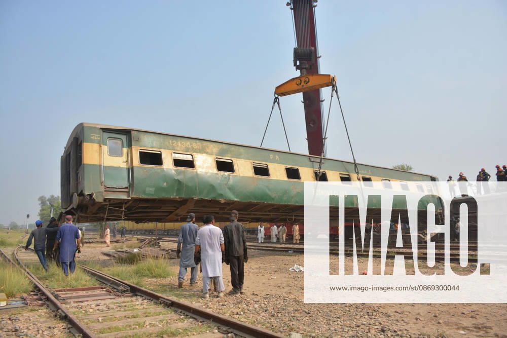 7 killed, 40 injured as passenger train derails in Pakistan MULTAN, PAKISTAN - OCTOBER 13: Rescue workers search for victims following the derailment of the Rehman Baba Express passenger train on the outskirts of Multan, Pakistan, on October 13, 2026. At least seven people were killed and 40 others injured when a passenger train derailed in Pakistan s eastern Punjab province early Tuesday, local media reported. Muhammad Reza Anadolu Multan Pakistan. Editorial use only. Please get in touch for any other usage.