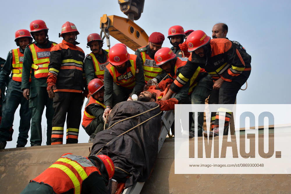 7 killed, 40 injured as passenger train derails in Pakistan MULTAN, PAKISTAN - OCTOBER 13: Rescue workers search for victims following the derailment of the Rehman Baba Express passenger train on the outskirts of Multan, Pakistan, on October 13, 2026. At least seven people were killed and 40 others injured when a passenger train derailed in Pakistan s eastern Punjab province early Tuesday, local media reported. Muhammad Reza Anadolu Multan Pakistan. Editorial use only. Please get in touch for any other usage.