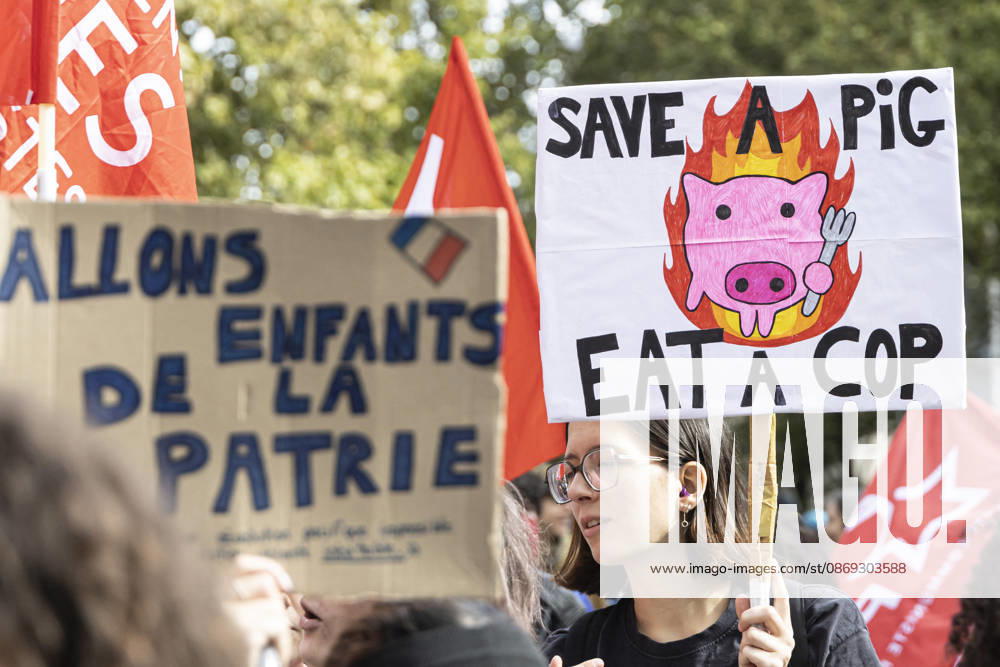 High School Students Protest Education Budget Cuts In Lille - France Protesters seen holding placards as they march through the streets during the demonstration. Thousands of high school students and protesters are marching through the streets to protest against budget cuts affecting high schools and the entire national education system in Lille on 13 October 2026. Photo by Sebastien Courdji ABACAPRESS Lille Hauts-de-France France