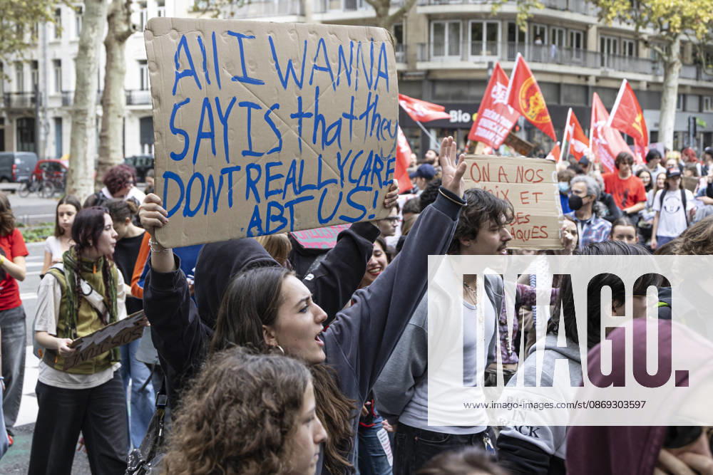 High School Students Protest Education Budget Cuts In Lille - France Protesters seen holding placards as they march through the streets during the demonstration. Thousands of high school students and protesters are marching through the streets to protest against budget cuts affecting high schools and the entire national education system in Lille on 13 October 2026. Photo by Sebastien Courdji ABACAPRESS Lille Hauts-de-France France