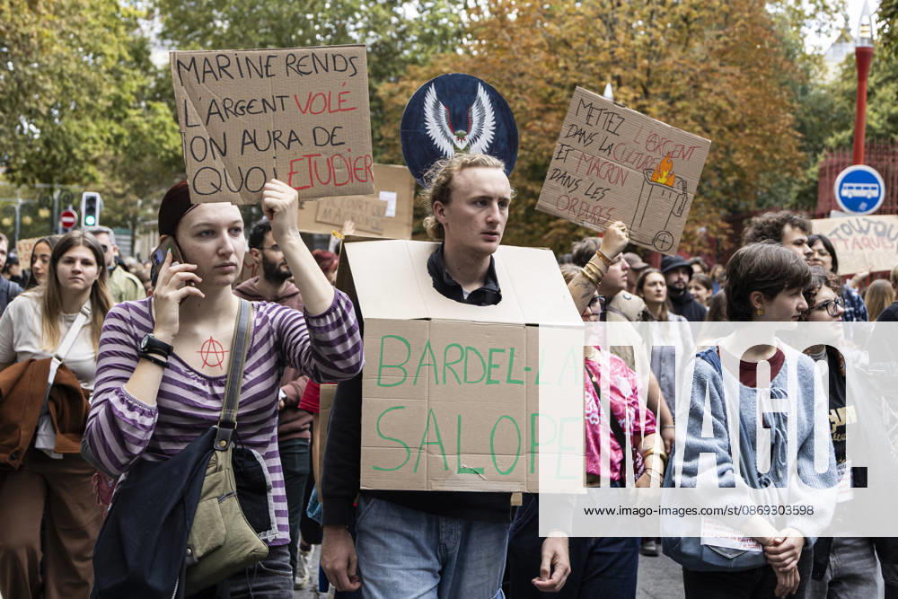 High School Students Protest Education Budget Cuts In Lille - France Protesters seen holding placards as they march through the streets during the demonstration. Thousands of high school students and protesters are marching through the streets to protest against budget cuts affecting high schools and the entire national education system in Lille on 13 October 2026. Photo by Sebastien Courdji ABACAPRESS Lille Hauts-de-France France