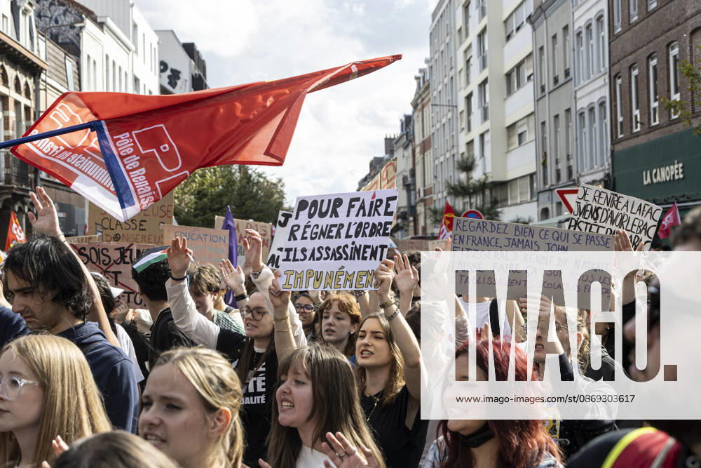 High School Students Protest Education Budget Cuts In Lille - France Protesters seen holding placards as they march through the streets during the demonstration. Thousands of high school students and protesters are marching through the streets to protest against budget cuts affecting high schools and the entire national education system in Lille on 13 October 2026. Photo by Sebastien Courdji ABACAPRESS Lille Hauts-de-France France