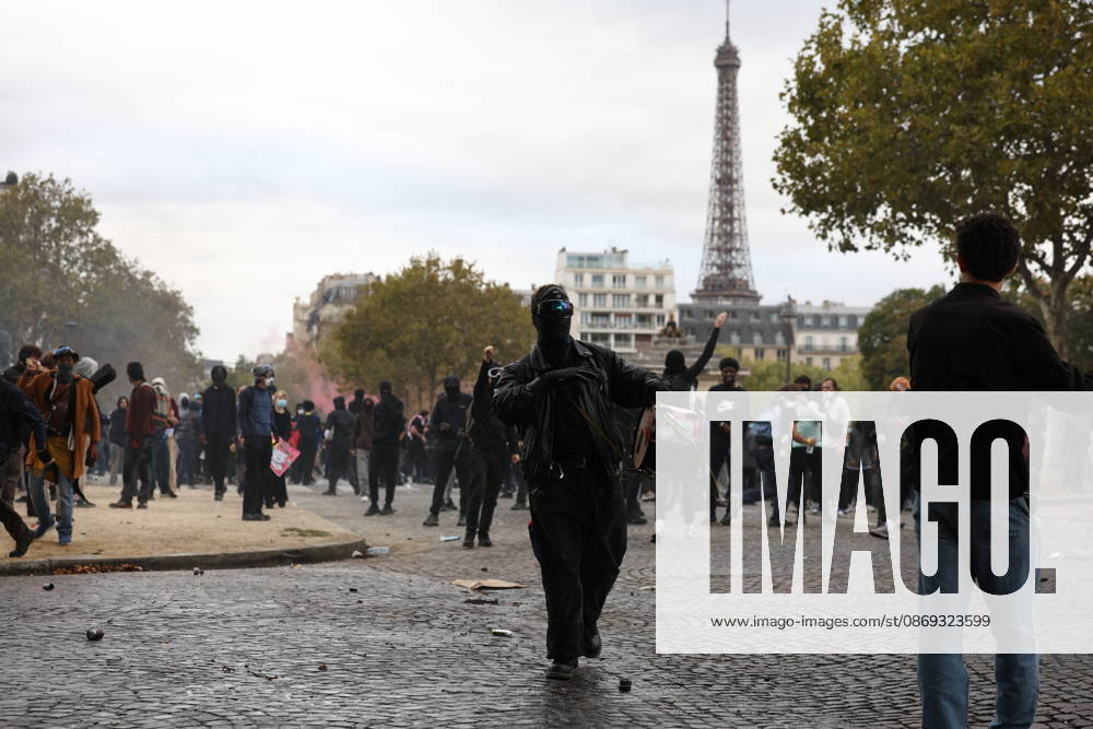 Students Protest in Paris - France - Tear gas and water cannon launched by police during a demonstration of high-school students near the Cathedral of Saint-Louis-des-Invalides in Paris, on October 13, 2026, as part of a nationwide high school mobilisation. France sees nationwide demonstrations on October 13 in support of students protesting poor classroom conditions for weeks, as authorities and participants remain wary of further violence. Photo by Raphael Lafargue ABACAPRESS.COM Paris France