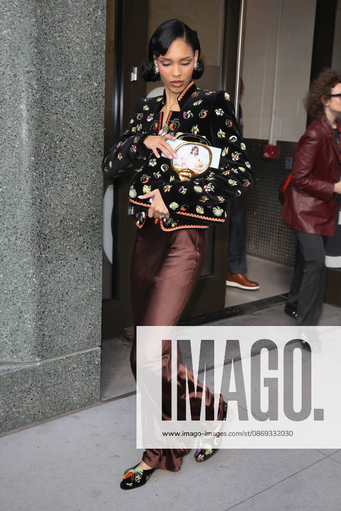 NARA SMITH at ABC Studios in New York City New York USA - ZUMAh16_ 20261013_zaf_h16_075