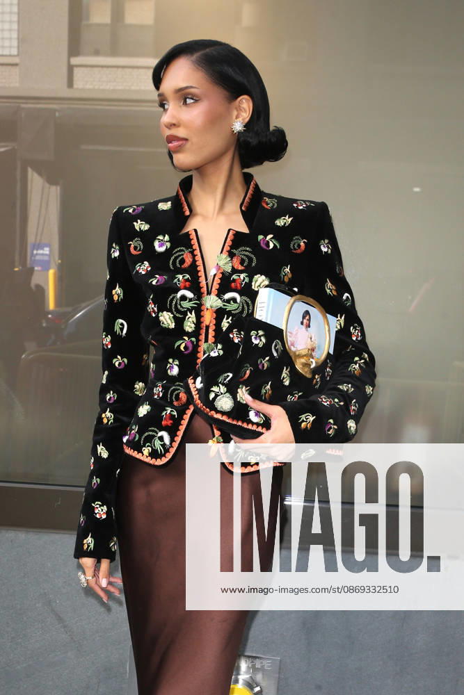 NARA SMITH at ABC Studios in New York City New York USA - ZUMAh16_ 20261013_zaf_h16_081