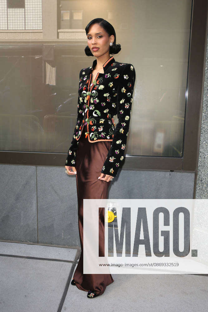 NARA SMITH at ABC Studios in New York City New York USA - ZUMAh16_ 20261013_zaf_h16_086