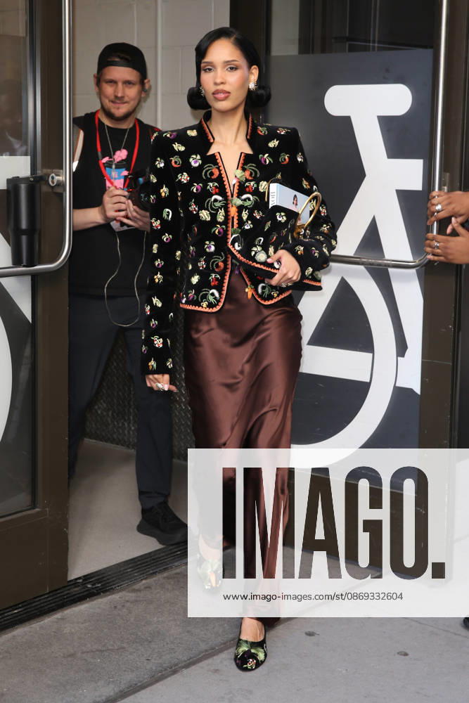 NARA SMITH at ABC Studios in New York City New York USA - ZUMAh16_ 20261013_zaf_h16_116