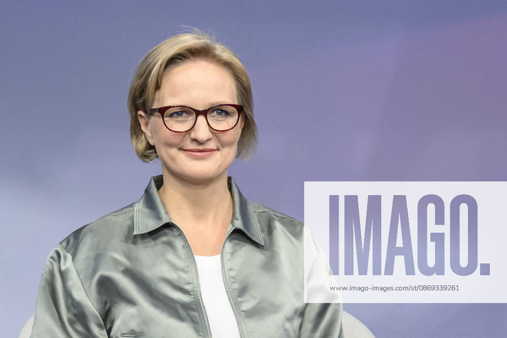 Im Bild v.l.: Franziska Brantner, Bündnis 90 Die Grünen (Parteivorsitzende), GER, Berlin, Studio, zu Gast bei Maischberger, politische Talkshow, TV, Format, mit Moderatorin Sandra Maischberger, Das Erste, aus Adlershof Am Studio 20, 13.10.2026,