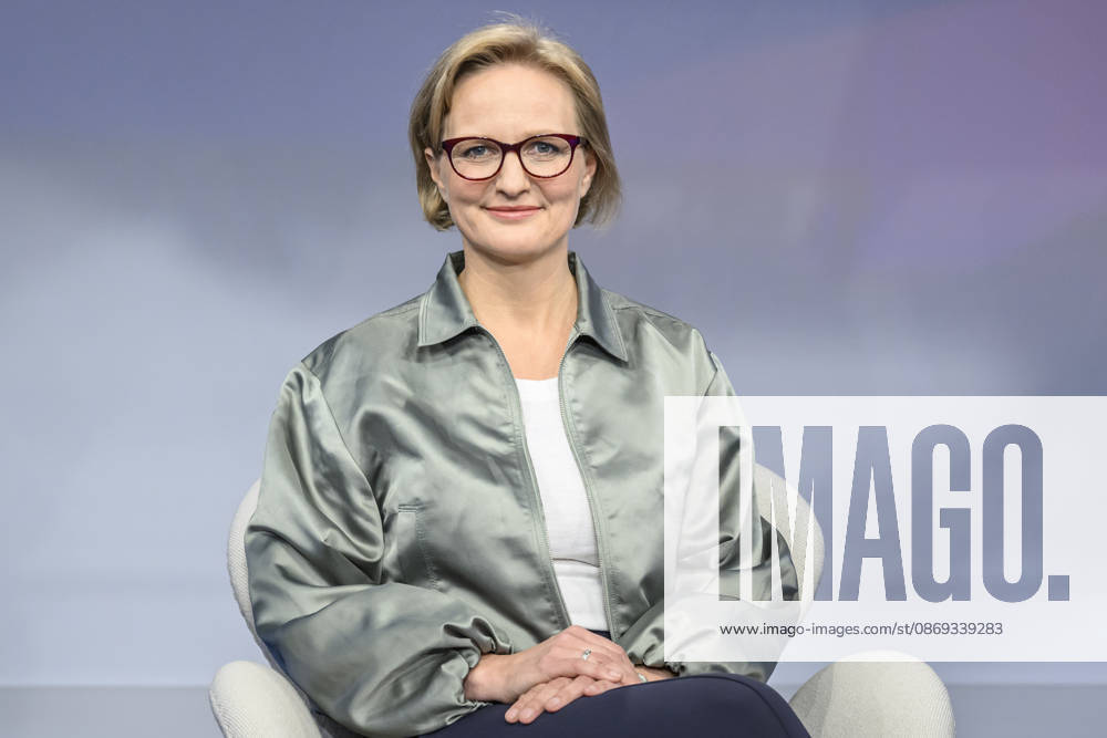 Im Bild v.l.: Franziska Brantner, Bündnis 90 Die Grünen (Parteivorsitzende), GER, Berlin, Studio, zu Gast bei Maischberger, politische Talkshow, TV, Format, mit Moderatorin Sandra Maischberger, Das Erste, aus Adlershof Am Studio 20, 13.10.2026,