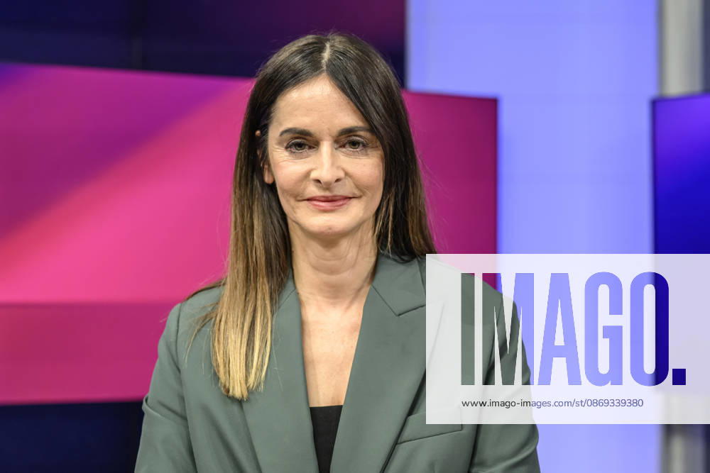 Im Bild v.l.: Iris Sayram (ARD-Hauptstadtstudio), GER, Berlin, Studio, zu Gast bei Maischberger, politische Talkshow, TV, Format, mit Moderatorin Sandra Maischberger, Das Erste, aus Adlershof Am Studio 20, 13.10.2026,