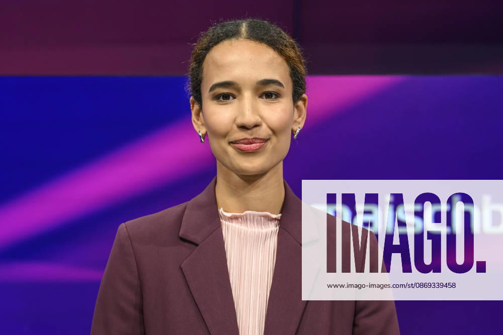 Im Bild v.l.: Alisha Mendgen (Focus), GER, Berlin, Studio, zu Gast bei Maischberger, politische Talkshow, TV, Format, mit Moderatorin Sandra Maischberger, Das Erste, aus Adlershof Am Studio 20, 13.10.2026,
