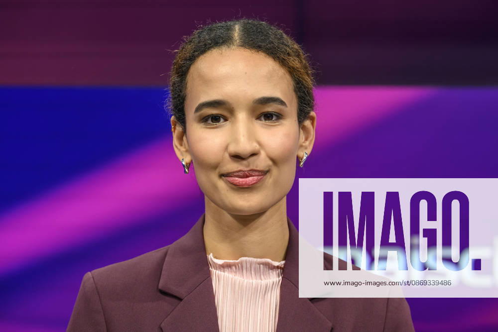 Im Bild v.l.: Alisha Mendgen (Focus), GER, Berlin, Studio, zu Gast bei Maischberger, politische Talkshow, TV, Format, mit Moderatorin Sandra Maischberger, Das Erste, aus Adlershof Am Studio 20, 13.10.2026,