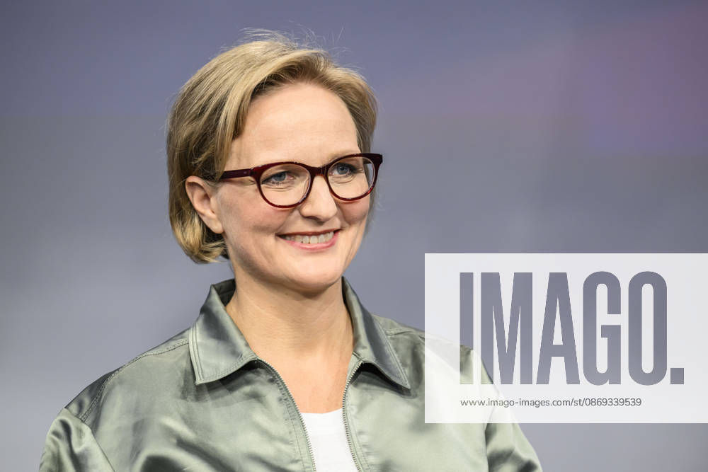Im Bild v.l.: Franziska Brantner, Bündnis 90 Die Grünen (Parteivorsitzende), GER, Berlin, Studio, zu Gast bei Maischberger, politische Talkshow, TV, Format, mit Moderatorin Sandra Maischberger, Das Erste, aus Adlershof Am Studio 20, 13.10.2026,