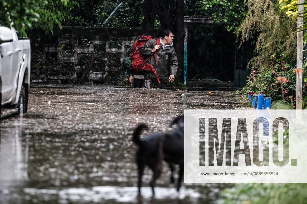 Santiago, October 13, 2026: Flooding at the intersection of Irarrazaval and Lo Encalada in the municipality of Nunoa due to heavy rains in the capital. Diego Martin Aton Chile, Aton 1199653 jpeg