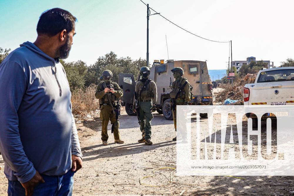 TURMUSAYA, WEST BANK, PALESTINE, OCTOBER 13, 2026: Palestinian residents and farmers are prevented by Israeli settlers and forces from reaching their agricultural land to harvest olives in Turmusaya, northeast of Ramallah, in the occupied West Bank. The restrictions disrupt the annual olive harvest, an important source of income for local farming families. Ramallah - ZUMAq101 20261013_zna_q101_221