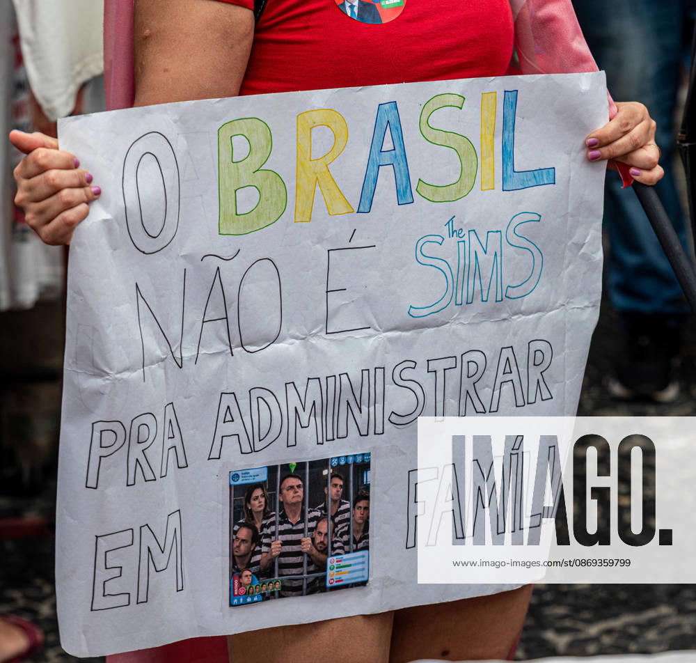 RIO DE JANEIRO, RJ - 12.10.2026: BRASIL PELA DEMOCRACIA RJ - Pro-Lula rally - Brazil for democracy, held this Monday (12) in Copacabana in Rio de Janeiro RJ. x3031010x RaphaxSilva