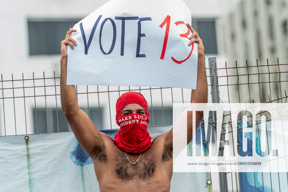 RIO DE JANEIRO, RJ - 12.10.2026: BRASIL PELA DEMOCRACIA RJ - Pro-Lula rally - Brazil for democracy, held this Monday (12) in Copacabana in Rio de Janeiro RJ. x3031020x RaphaxSilva