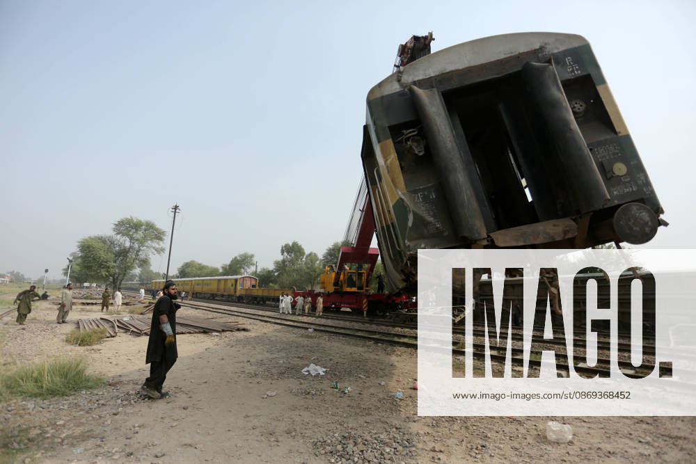 (261014) -- BEIJING, Oct. 14, 2026 -- This photo taken on Oct. 13, 2026 shows the site of a train derailment accident in Multan district of Punjab province, Pakistan. At least five passengers were killed and 30 others injured after all 14 carriages of a passenger train derailed in Pakistan s eastern Punjab province early Tuesday morning, police said. (Photo by Xinhua) XINHUA PHOTOS OF THE DAY IbrahimxMansoor