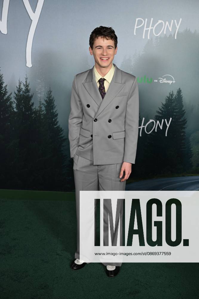 Los Angeles , CA: - OCTOBER 13: Sam Nivola at the Los Angeles premiere of Hulu s Phony at Pacific Design Center on October 13, 2026 Credit: Michael Mattes USA - ZUMAa123 20261013_zaa_a123_100