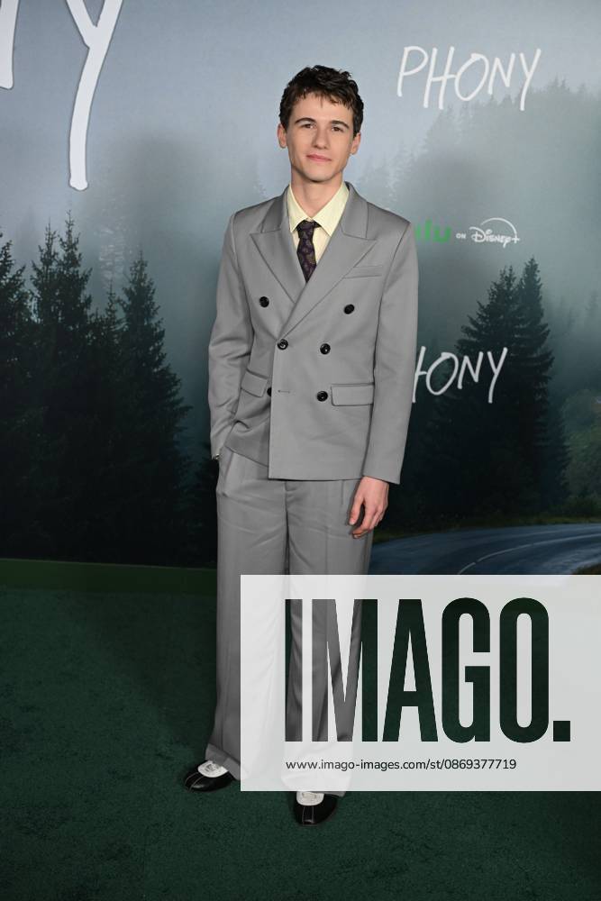Los Angeles , CA: - OCTOBER 13: Sam Nivola at the Los Angeles premiere of Hulu s Phony at Pacific Design Center on October 13, 2026 Credit: Michael Mattes USA - ZUMAa123 20261013_zaa_a123_115