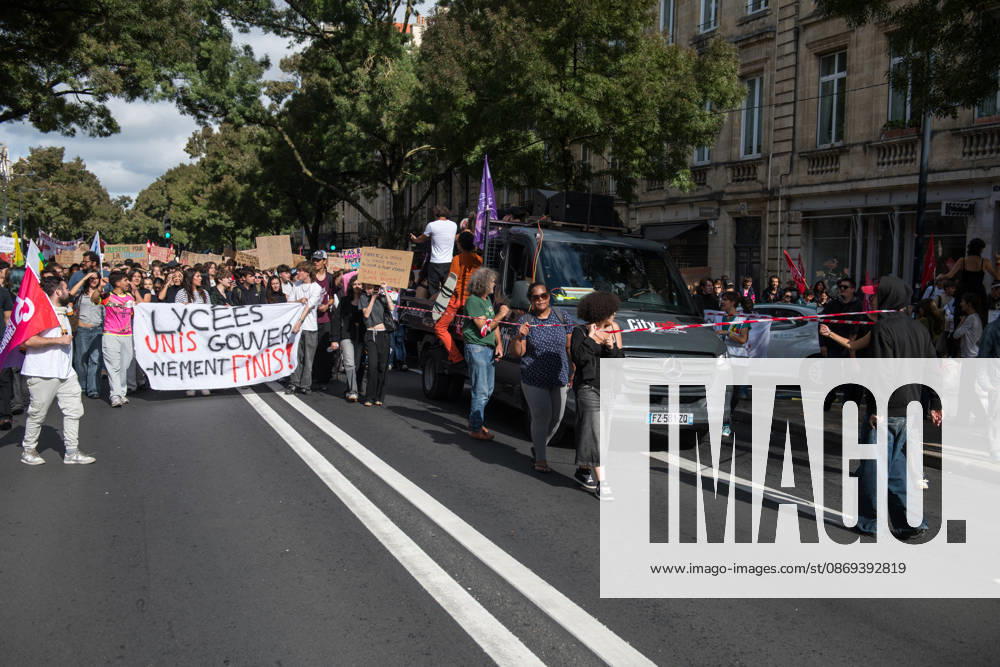 High School Stdent Mobilisation - Bordeaux High school students march with placards through the streets of Bordeaux, France on October 13, 2026, during Act V of the high school student mobilisation against education reforms. Photo by Fabrice Sapte ABACAPRESS.COM Bordeaux France