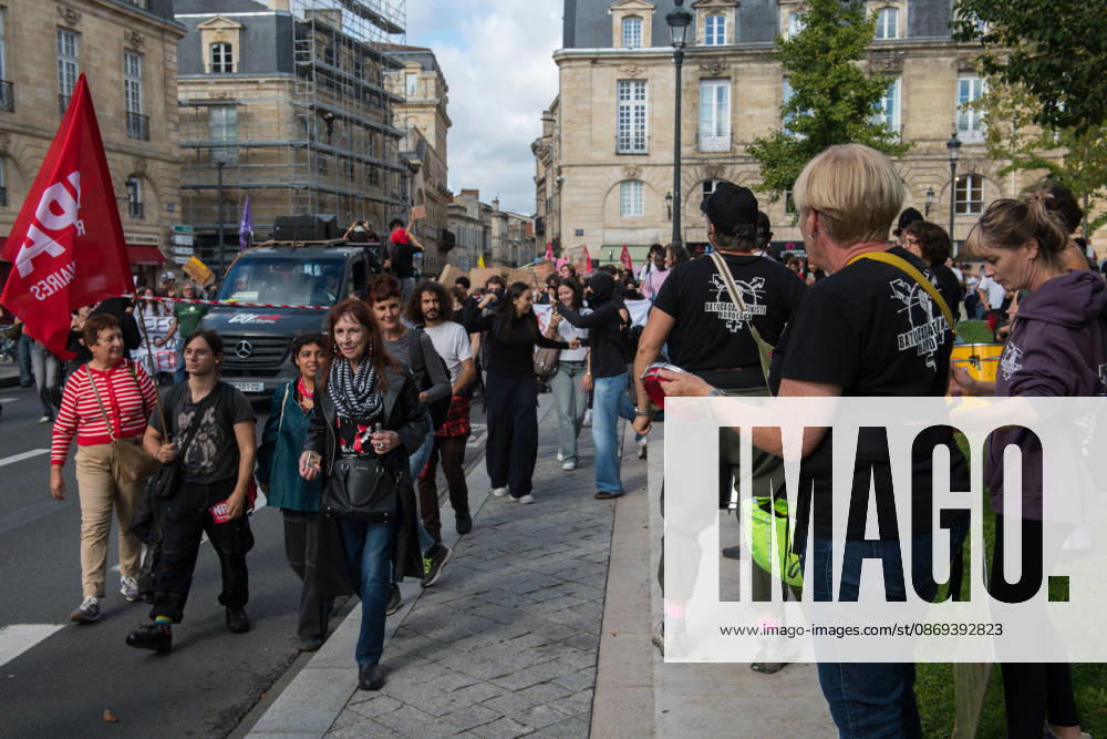 High School Stdent Mobilisation - Bordeaux High school students march with placards through the streets of Bordeaux, France on October 13, 2026, during Act V of the high school student mobilisation against education reforms. Photo by Fabrice Sapte ABACAPRESS.COM Bordeaux France