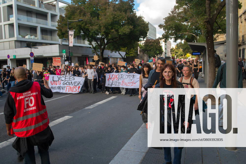 High School Stdent Mobilisation - Bordeaux High school students march with placards through the streets of Bordeaux, France on October 13, 2026, during Act V of the high school student mobilisation against education reforms. Photo by Fabrice Sapte ABACAPRESS.COM Bordeaux France