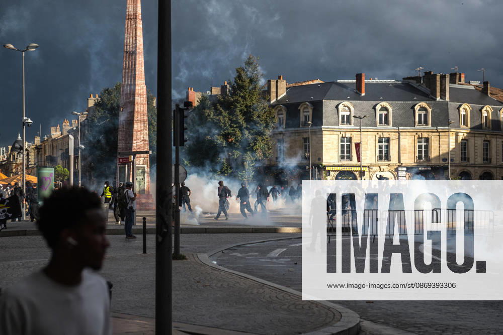 High School Stdent Mobilisation - Bordeaux Tear gas canisters descend, leaving trails of smoke above protesters at Place de la Victoire in Bordeaux during Act V of the high school student mobilisation, France on October 13, 2026. Photo by Fabrice Sapte ABACAPRESS.COM Bordeaux France