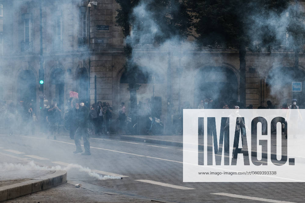 High School Stdent Mobilisation - Bordeaux Protesters move through clouds of tear gas, some covering their faces, at Place de la Victoire in Bordeaux during Act V of the high school student mobilisation, France on October 13, 2026. Photo by Fabrice Sapte ABACAPRESS.COM Bordeaux France
