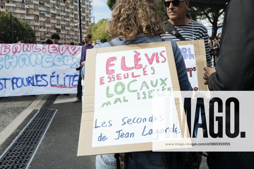 High School Student Mobilisation - Toulouse A placard – Lonely pupils, poorly insulated classrooms - the second-year pupils at Jean Lagarde. Act V of the secondary school and university students protests. Young people and the world of work are continuing their joint mobilisation and demands for adequate resources for education, better study conditions, an end to student precariousness, and access to housing. France, Toulouse, 13 October 2026. Photo by Patricia Huchot-Boissier AbacaPress.com. TOULOUSE OCCITANIE France