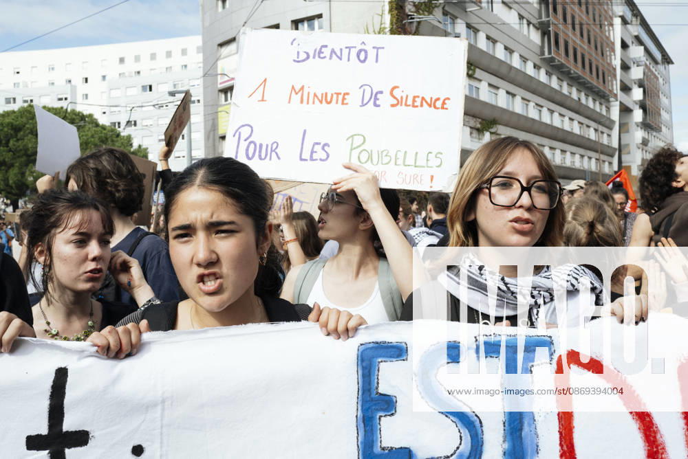 High School Student Mobilisation - Toulouse Schoolgirls standing behind a banner holding a placard reading - Soon, a minute’s silence for the rubbish bins. Act V of the secondary school and university students protests. Young people and the world of work are continuing their joint mobilisation and demands for adequate resources for education, better study conditions, an end to student precariousness, and access to housing. France, Toulouse, 13 October 2026. Photo by Patricia Huchot-Boissier AbacaPress.com. TOULOUSE OCCITANIE France