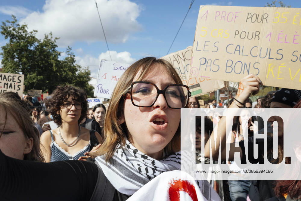 High School Student Mobilisation - Toulouse A young woman at the head of the procession. Act V of the secondary school and university students protests. Young people and the world of work are continuing their joint mobilisation and demands for adequate resources for education, better study conditions, an end to student precariousness, and access to housing. France, Toulouse, 13 October 2026. Photo by Patricia Huchot-Boissier AbacaPress.com. TOULOUSE OCCITANIE France