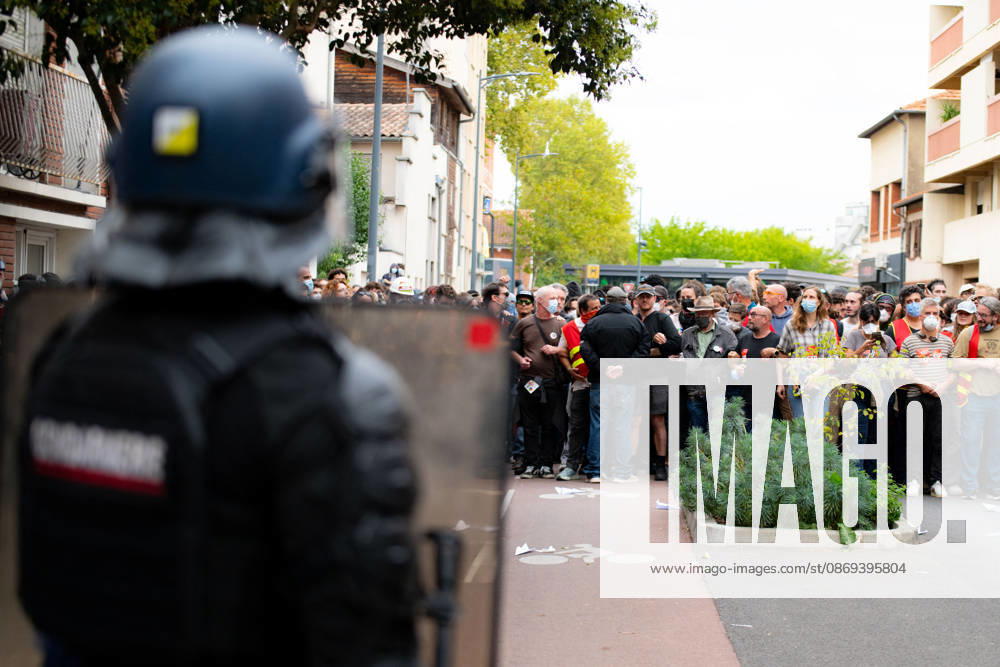 Student Protesters Clash With CRS In Toulouse - France French Gendarmerie maintain a cordon of protesters during a student protest in Toulouse, France on October 13, 2026. Photo by Nathan Barange ABACAPRESS.COM Toulouse HAUTE-GARONNE France
