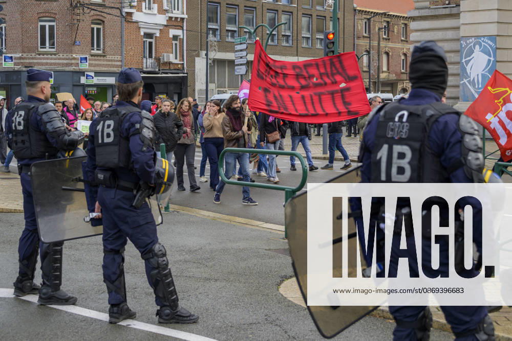 High School Students Demonstrate With Marine Tondelier In Lens - France High school students from Lens participate in a protest march through the streets of Lens, Pas de Calais, France on October 13, 2026, accompanied by political figures, teachers, and union representatives, with visible interaction between demonstrators and riot police (CRS). Photo by Blanquart C ANDBZ ABACAPRESS.COM Lens Hauts-de-France France