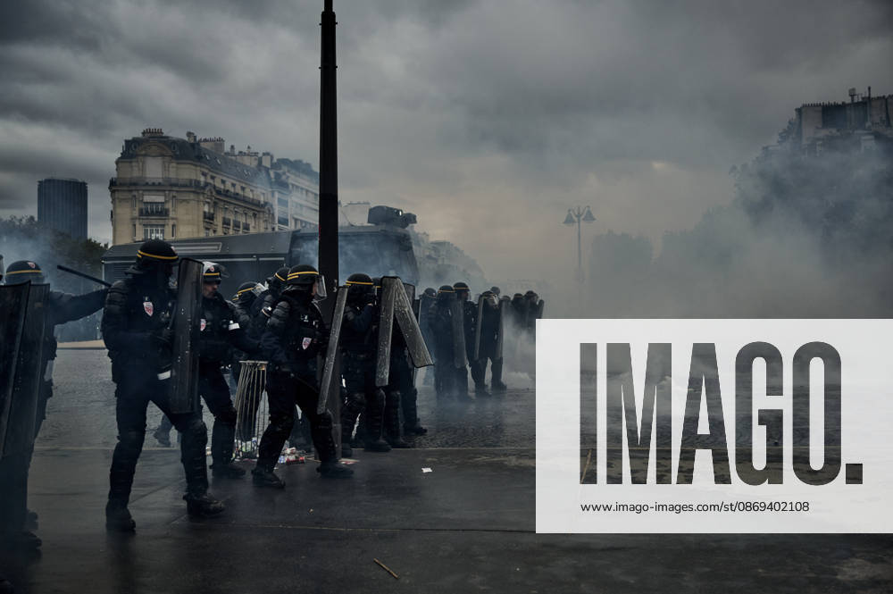 Tensions on the sidelines of the high school students protest in Paris, October 13, 2026. - 13 10 2026 - France Ile-de-France (region) Paris - AntoninxBuratx Pictorium LePictorium_0343231