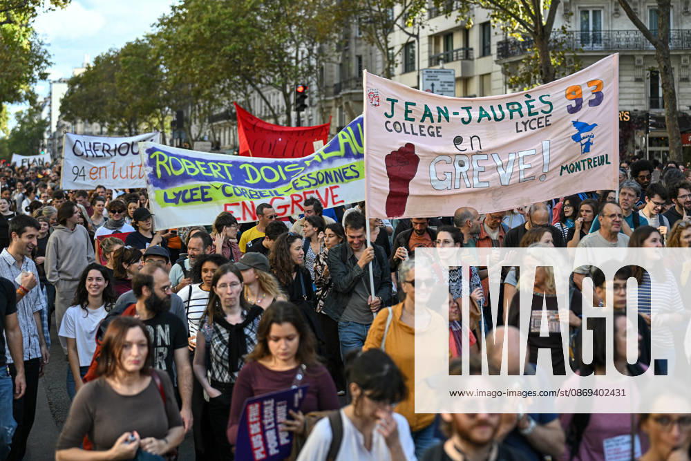 Students and Workers Unions Two Demonstrations Converge at Place Vauban, Paris, on October 13, 2026 - 13 10 2026 - France Ile-de-France (region) Paris - JulienxMattiax Pictorium LePictorium_0343263